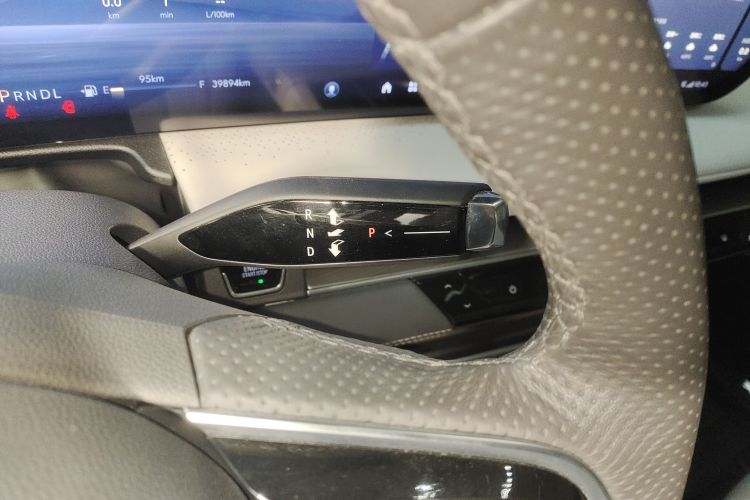 别克GL8 2025款 陆尊 智享版局部细节18