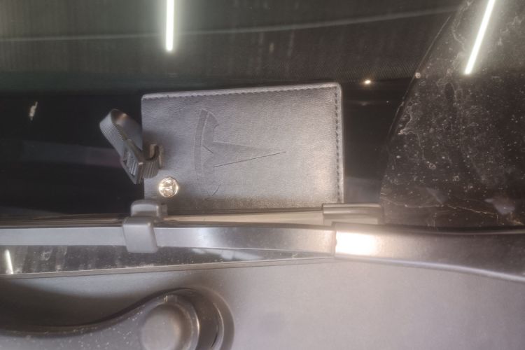 特斯拉 Model Y 2022款 长续航全轮驱动版中控内饰7001