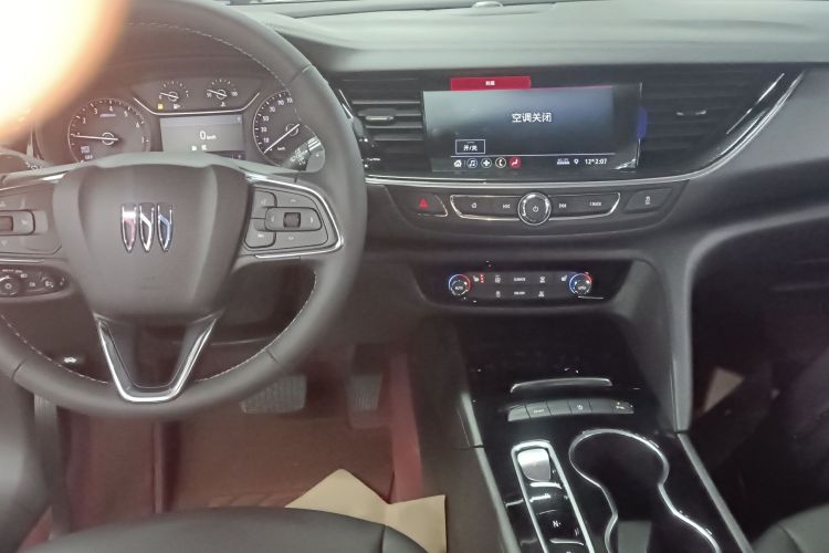 别克 君威 2024款 25T 超享版中控内饰16
