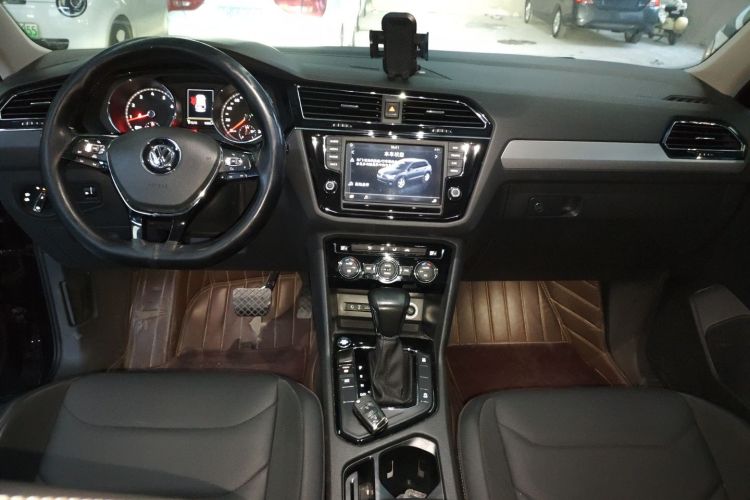 大众 途观L 2018款 330TSI 自动两驱舒适版中控内饰12