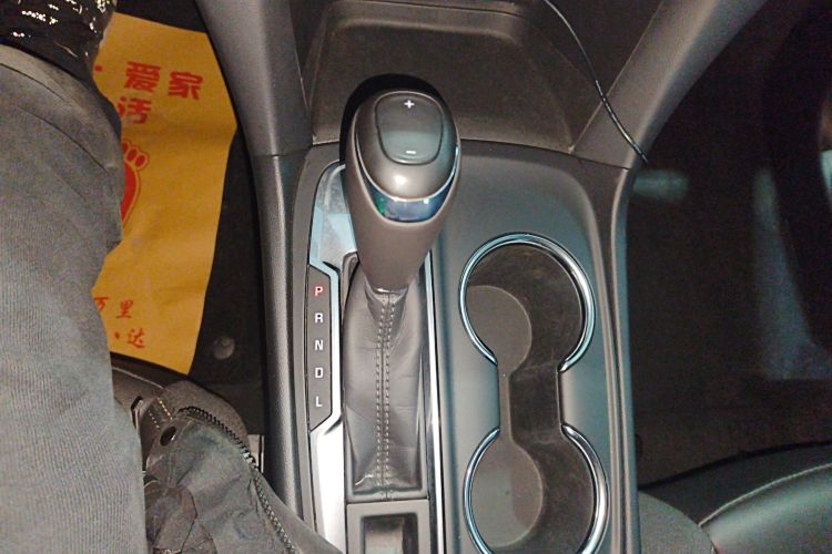 雪佛兰 探界者 2019款 535T 自动驭界版 国VI中控内饰18