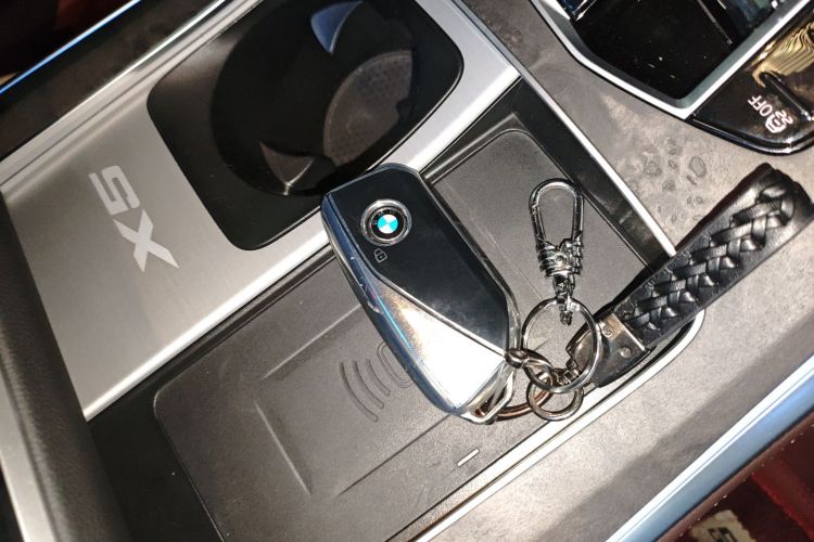 宝马X5 2023款 xDrive 30Li 尊享型M运动套装中控内饰11