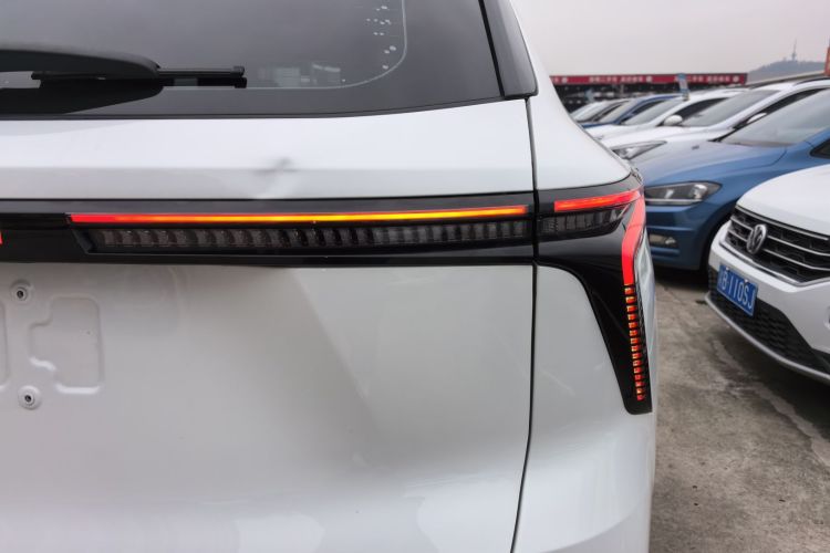 凯翼昆仑 2023款 昆仑 300 天际版车身外观9