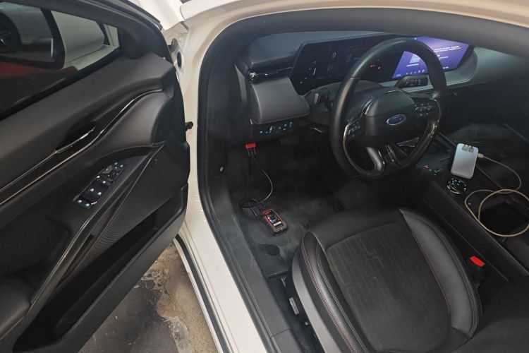 福特 蒙迪欧 2023款 EcoBoost 180 舒雅型中控内饰20