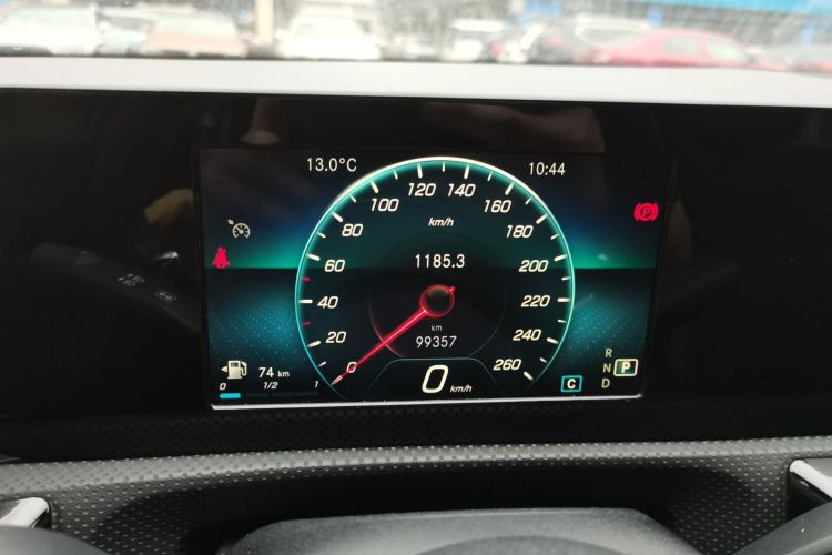 奔驰A级 2019款 A 180 L 运动轿车中控内饰14