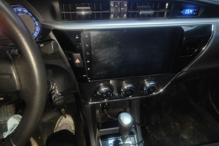 丰田 卡罗拉 2016款 1.6L CVT GL-i炫酷版中控内饰16