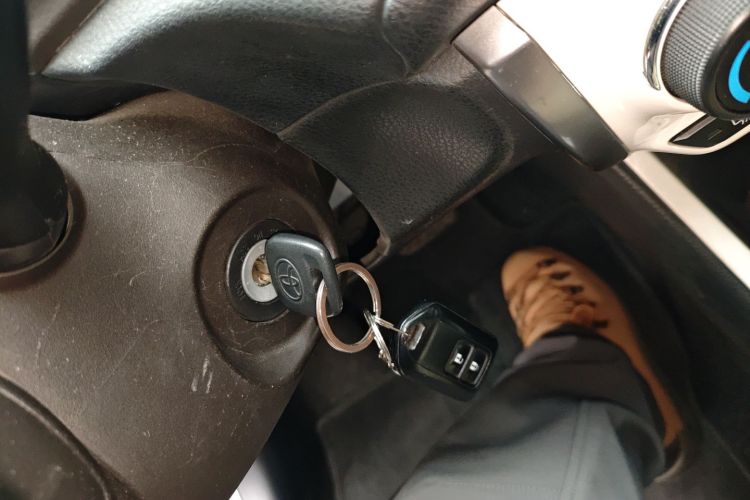 丰田 威驰 2016款 1.5L 自动智臻星耀版中控内饰7001