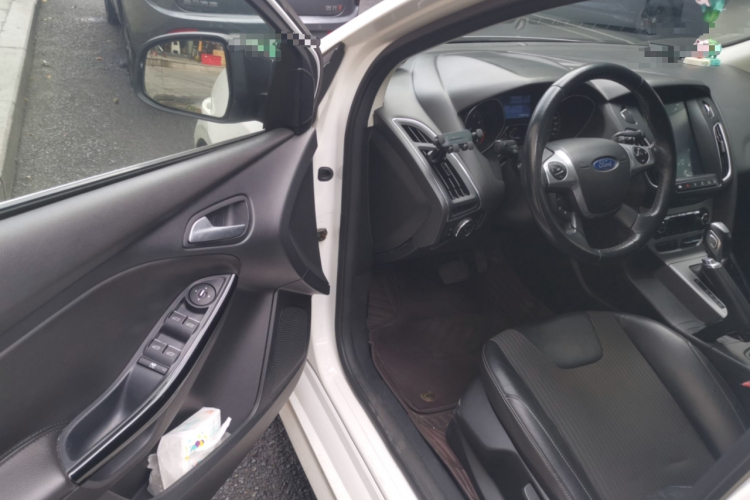 福特 福克斯 2012款 两厢 2.0L 自动豪华运动型中控内饰7003