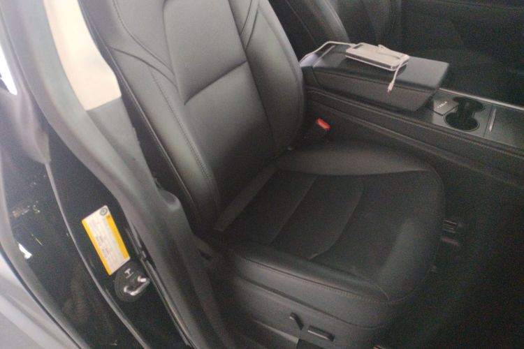 特斯拉 Model Y 2022款 后轮驱动版局部细节41