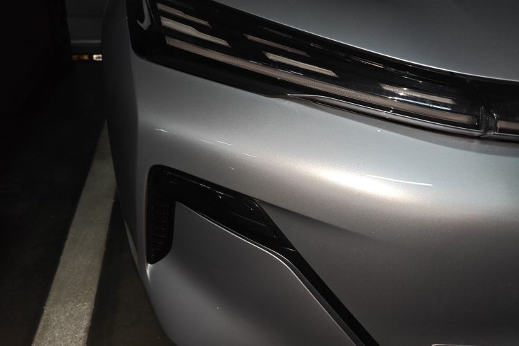 吉利银河 银河星舰7 EM-i 2025款 120km 探索+版车身外观8