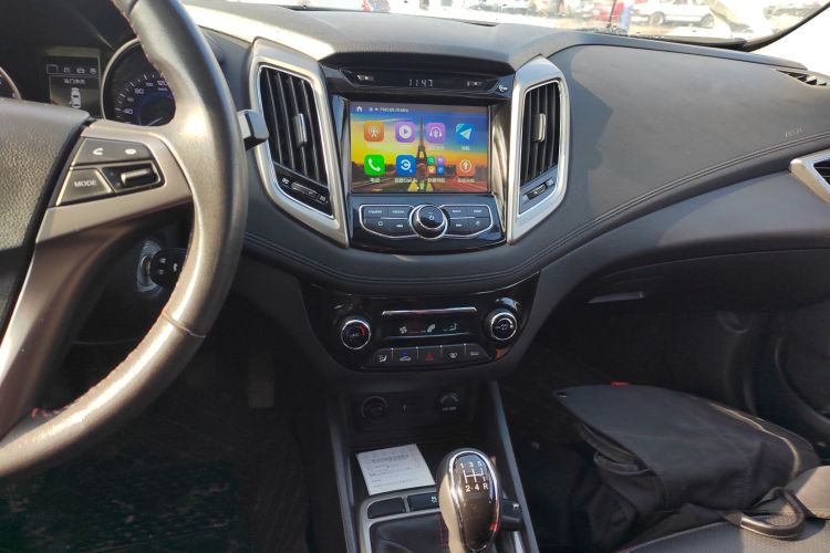 长安 逸动 2016款 XT 1.6L 手动俊酷型中控内饰16