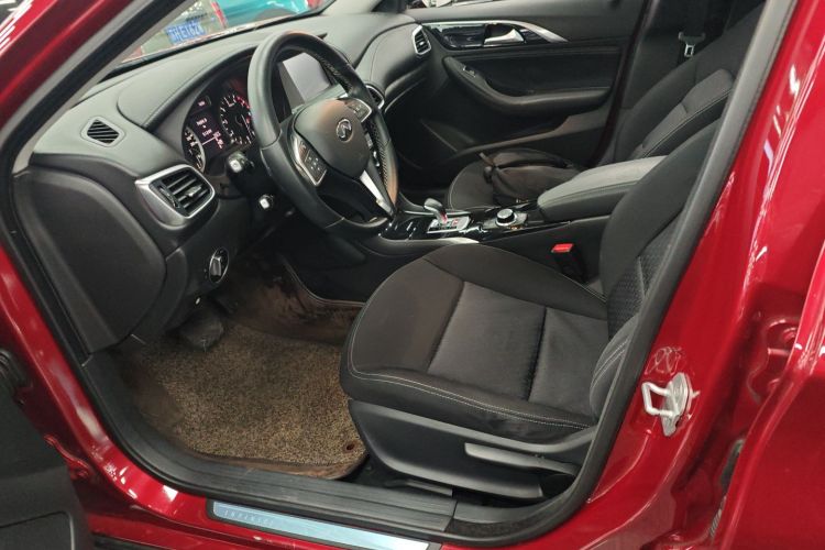 英菲尼迪QX30 2017款 1.6T 两驱运动版局部细节19