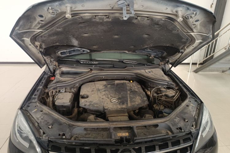 奔驰M级 2014款 ML 350 CDI 4MATIC机舱底盘24