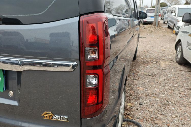 金杯 金海狮 2023款 1.5L 客车工程狮 5/6/7座车身外观9