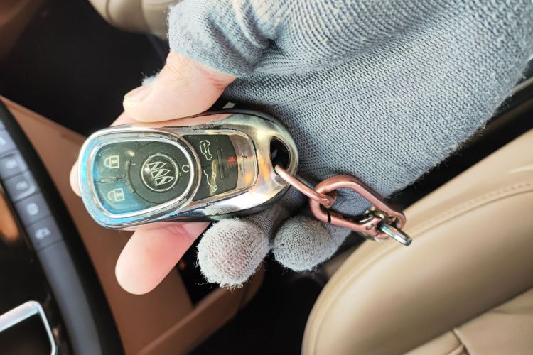 别克GL8 2017款 ES 28T 旗舰型 国V中控内饰11