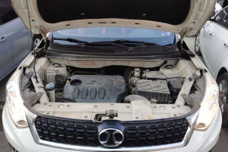 北京汽车 绅宝X35 2016款 1.5L 自动豪华版机舱底盘24