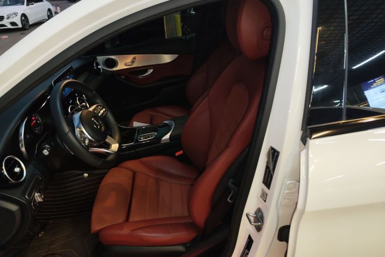 奔驰C级 2019款 C 260 运动版中控内饰19