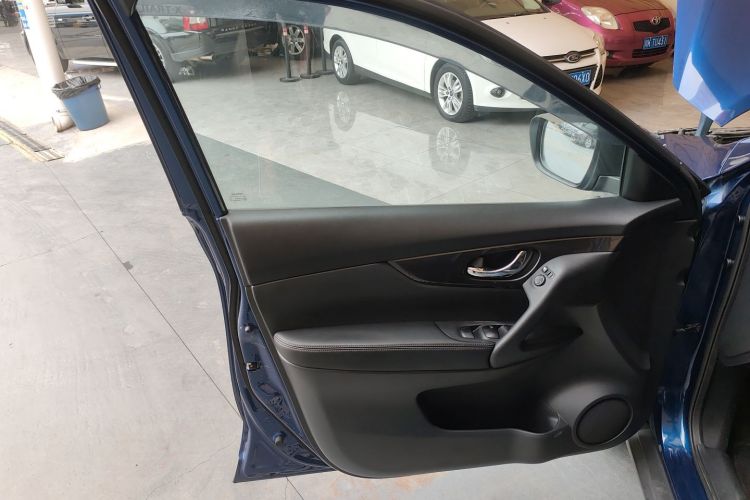 日产 奇骏 2017款 2.0L CVT舒适版 2WD中控内饰47