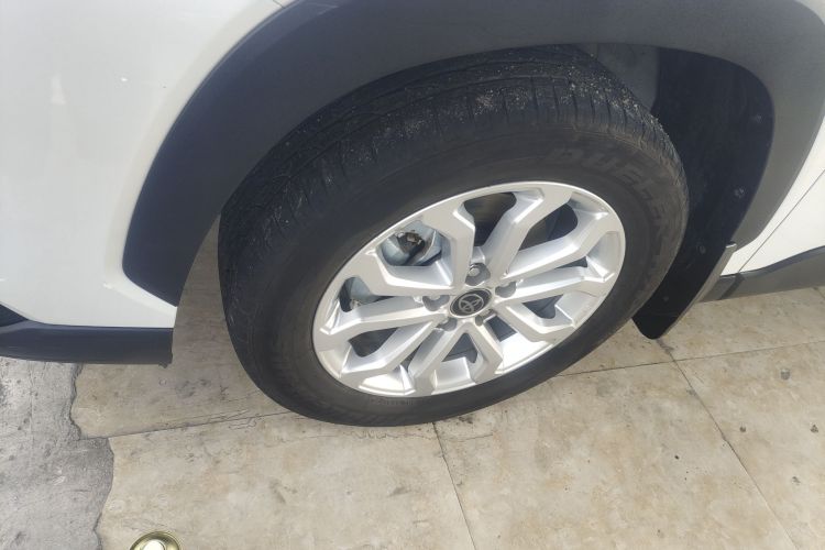 丰田 锋兰达 2023款 2.0L CVT精英版车身外观6007