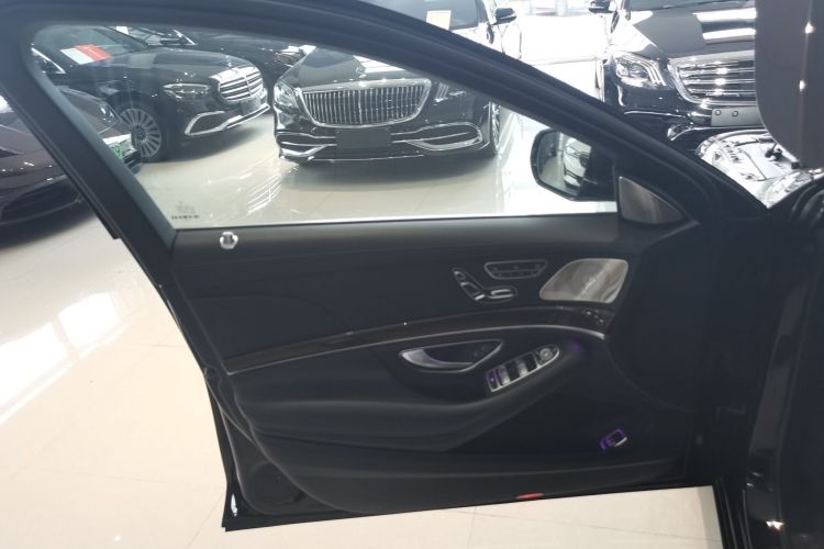 奔驰S级 2019款 S 320 L中控内饰47