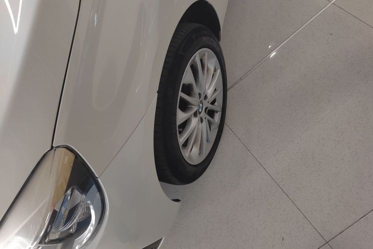 宝马2系多功能旅行车 2019款 220i 领先型车身外观6007