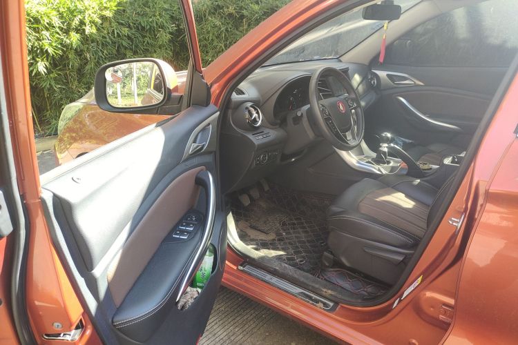 比亚迪 宋 2017款 盖世升级版 1.5TI 手动精英型中控内饰20