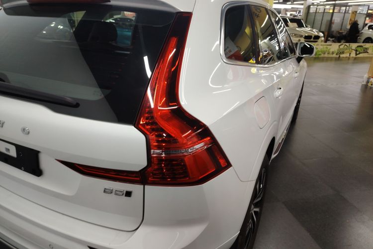 沃尔沃XC60 2025款 B5 四驱智远豪华版车身外观9