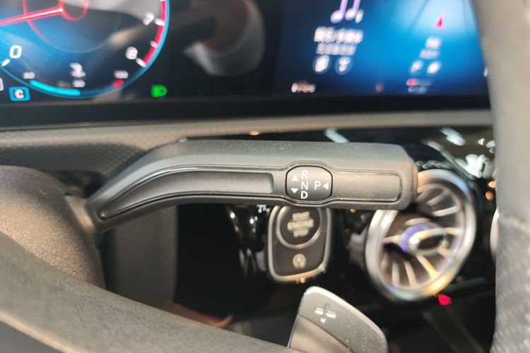 奔驰A级 2021款 A 200 L 运动轿车时尚型局部细节18