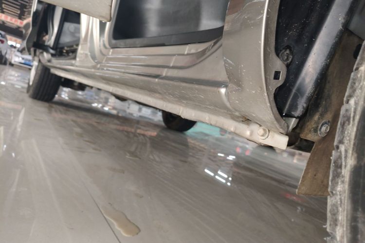 东风风行 菱智 2022款 M5L 2.0L 实用型 7座局部细节9001