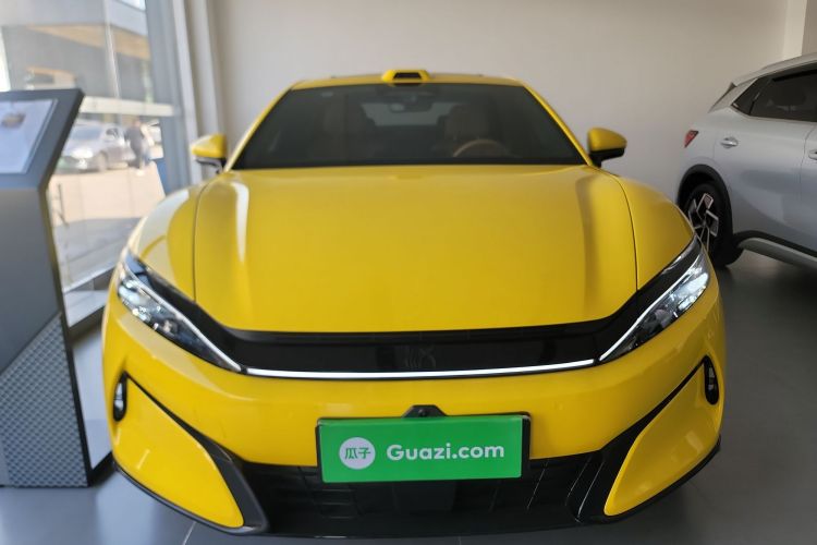 比亚迪 汉L 2025款 DM-p 四驱激光雷达旗舰型车身外观2