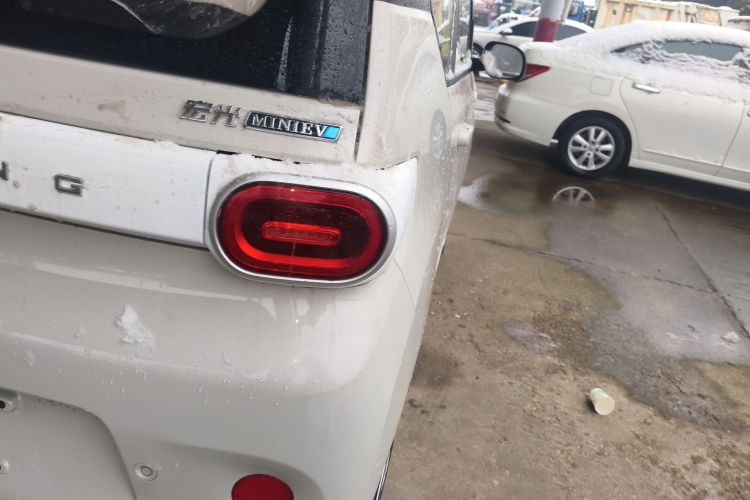 五菱汽车 宏光MINIEV 2024款 第三代 215km 青春版车身外观9