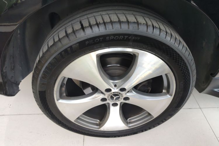 奔驰GLE 2018款 GLE 320 4MATIC 豪华型臻藏版车身外观6003