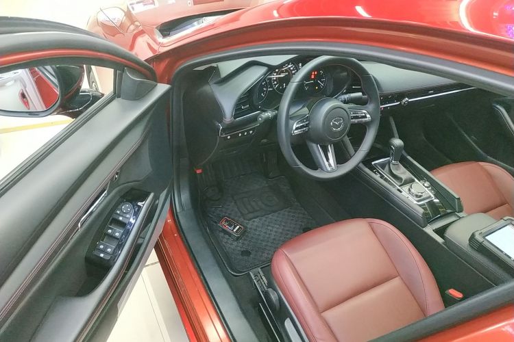 马自达3 昂克赛拉 2022款 2.0L 自动质雅黑曜版中控内饰20