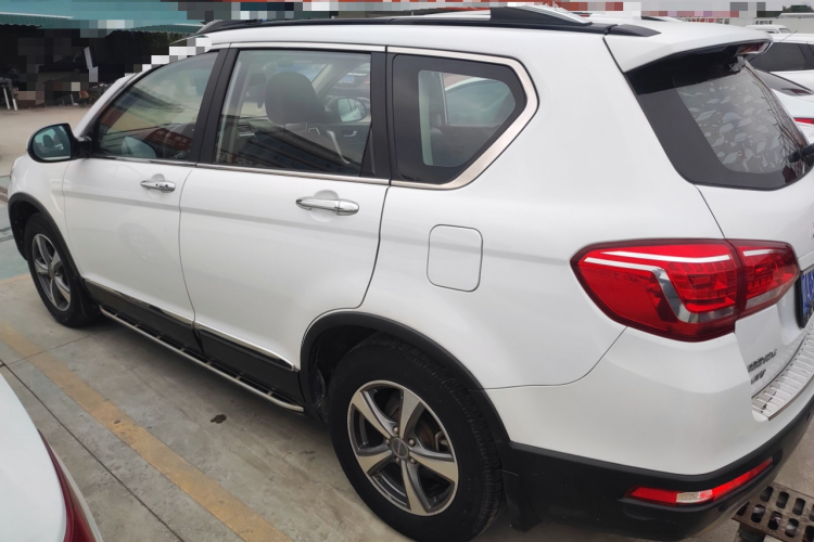 哈弗H6 2015款 改款 运动版 1.5T 手动两驱精英型车身外观4