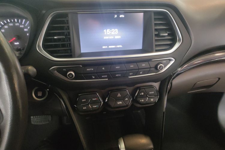 广汽传祺 传祺GS4 2016款 235T G-DCT豪华版中控内饰16