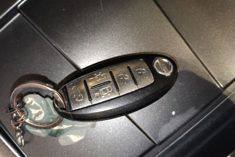 日产 贵士 2013款 3.5L SL中控内饰7001