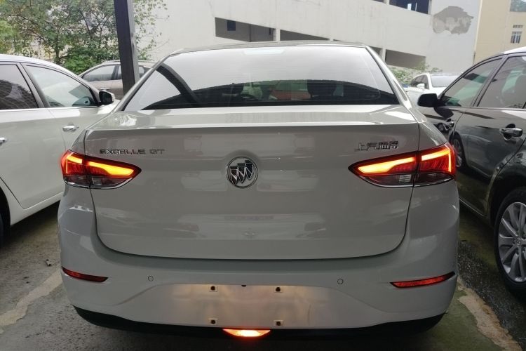 别克 英朗 2021款 改款 典范 1.5L 自动精英型车身外观6