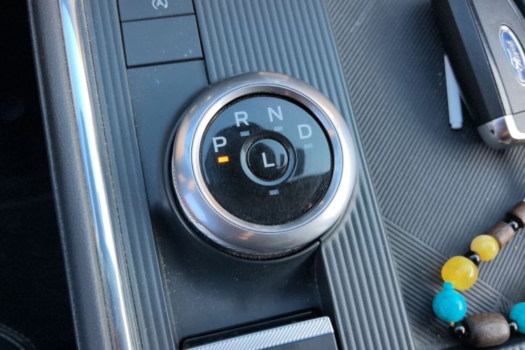 福特 蒙迪欧 2025款 2.0T EcoBoost 豪华型中控内饰18