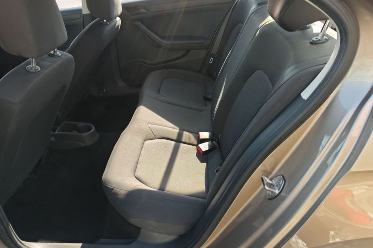 大众 捷达 2015款 质惠版 1.6L 手动时尚型中控内饰7004