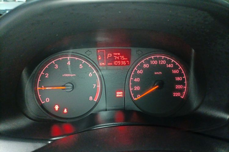 现代 瑞纳 2014款 1.4L 自动智能型GLS中控内饰14