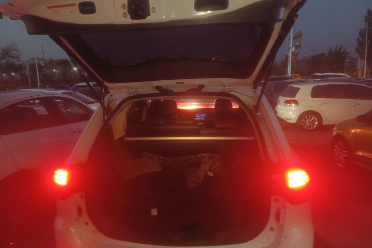 三菱 欧蓝德 2016款 2.4L 四驱精英版 5座局部细节23