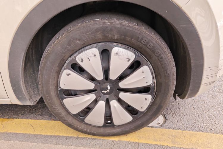 五菱汽车 五菱缤果 2023款 333km 灵犀互联款车身外观10