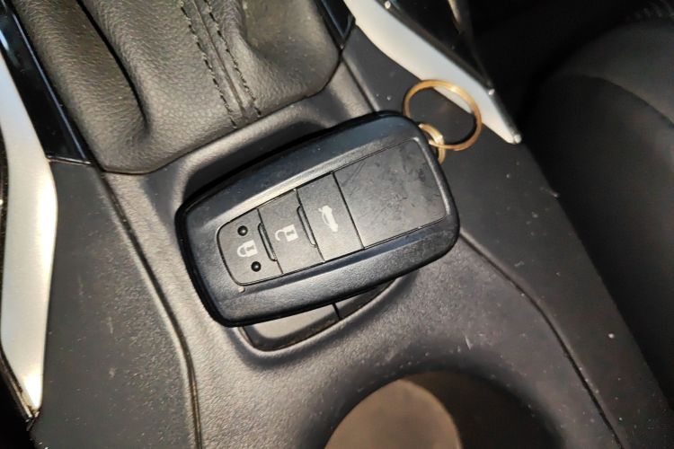 丰田 雷凌 2021款 185T CVT豪华版中控内饰7001