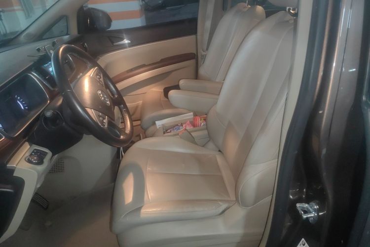 别克GL8 2018款 28T 豪华型 国VI中控内饰19