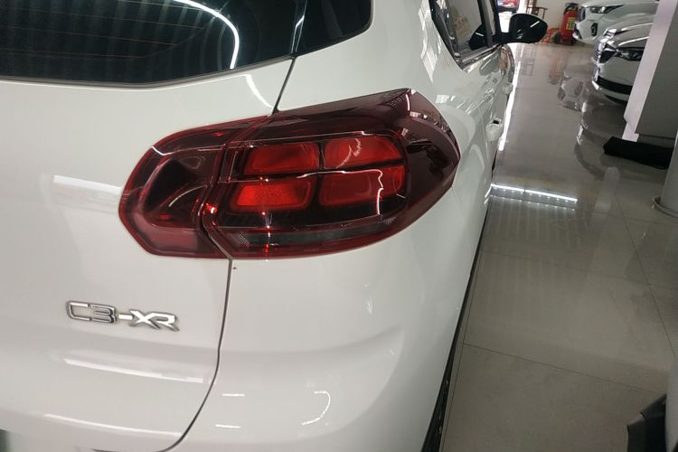 雪铁龙C3-XR 2021款 190THP DCT致尚版车身外观9