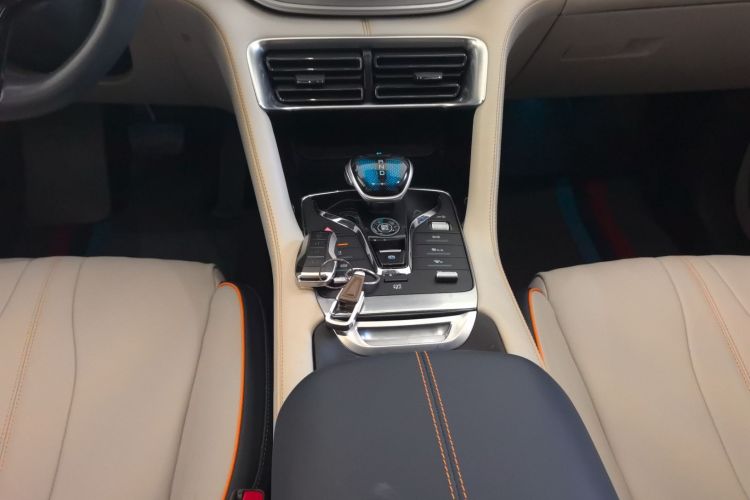 比亚迪 宋PLUS新能源 2021款 DM-i 110KM 旗舰型中控内饰18