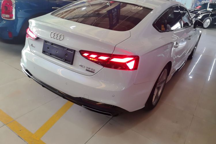 奥迪A5 2024款 Sportback 40 TFSI 时尚动感型车身外观7
