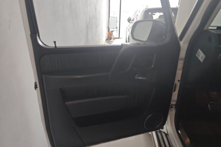 奔驰G级（平行进口） G550 自动4.0T V8 中控内饰47