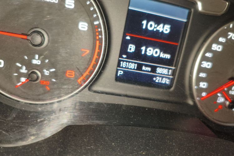 奥迪Q3 2013款 35 TFSI quattro 技术型中控内饰15