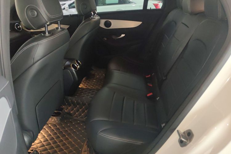 奔驰GLC轿跑 2023款 GLC 260 4MATIC 轿跑SUV中控内饰7004